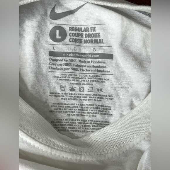 NIKE WHITE SHORT SLEEVE TEE SHIRT WITH JAPAN GRAPHIC ON FRONT SZ. L #141 - Picture 3 of 7